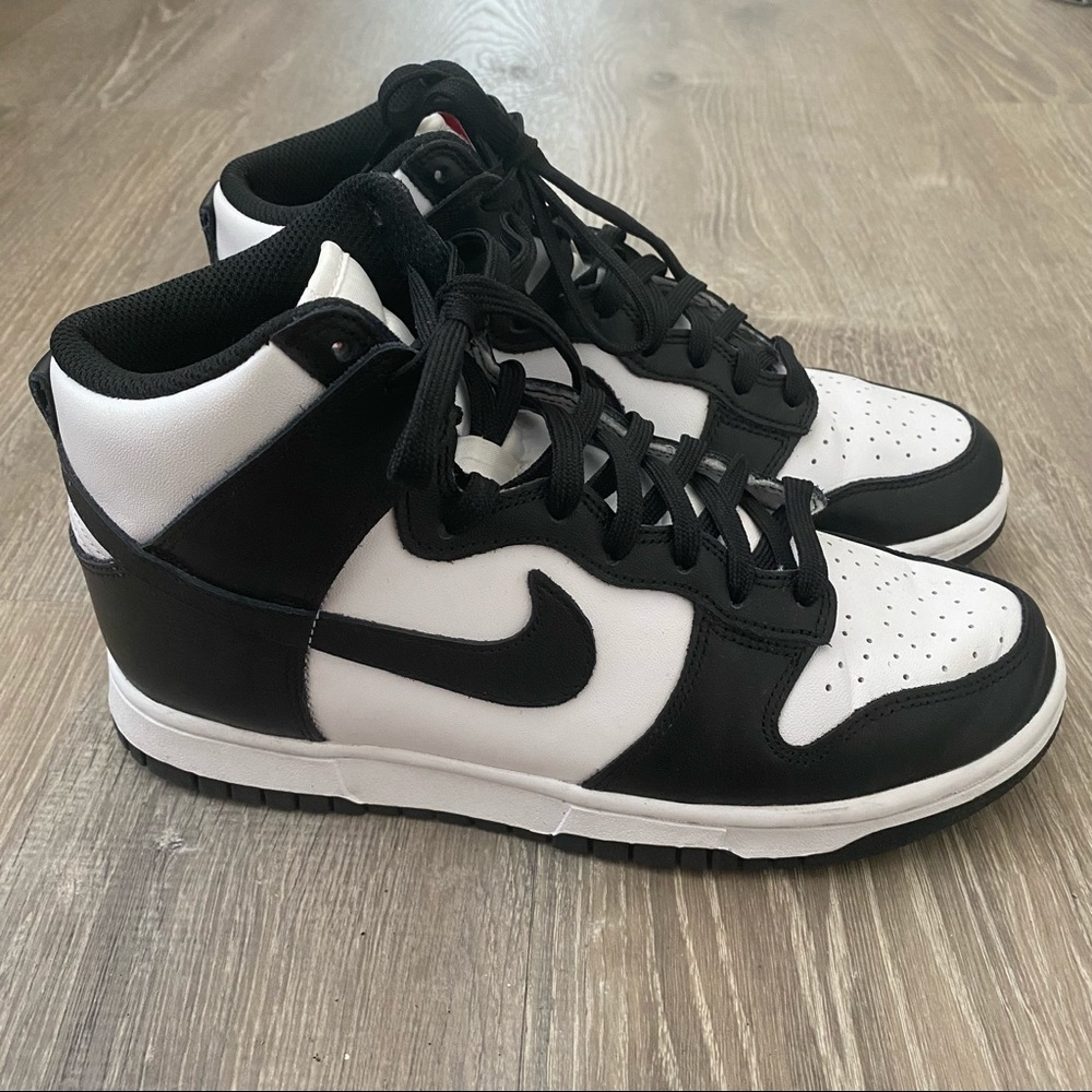 Nike Women’s High-Top Sneakers in Black and White Colorblock